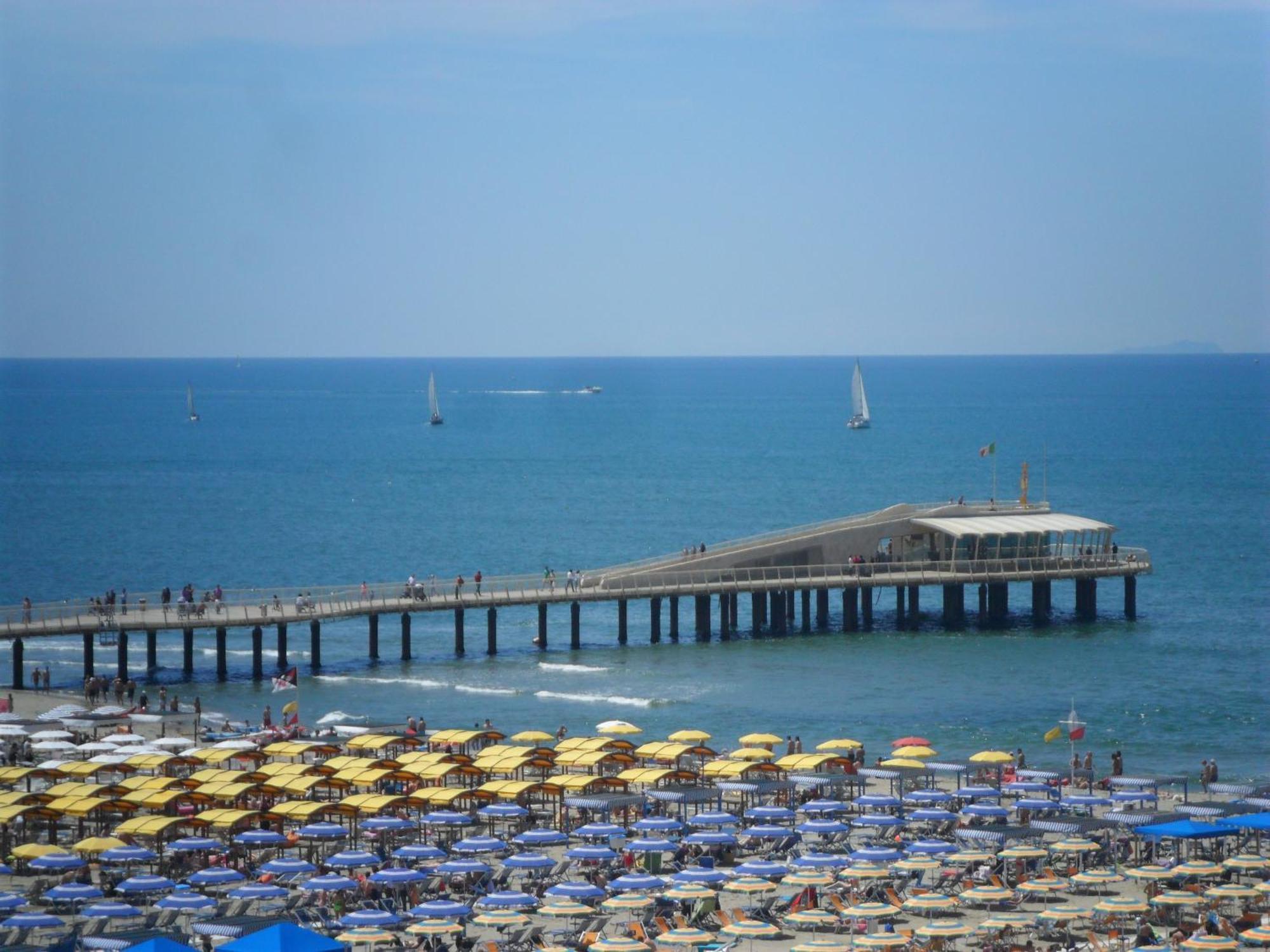 Dependance Dell'Hotel Sole E Mare Lido di Camaiore Luaran gambar